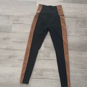 Beyond Yoga Spacedye and Heathered Light Brown, size S.